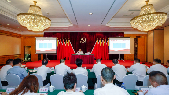 尊龙集团任丁书记带头讲授“不忘初心、牢记使命”主题教育专题党课