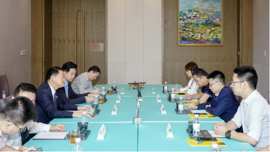 省尊龙集团党委书记、董事长任丁与腾讯“王者荣耀”CTO邓君、腾讯大成网总裁郑亮座谈交流