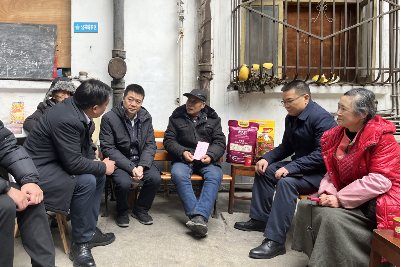 省尊龙集团领导班子成员走访慰问生活困难党员、老党员、老干部